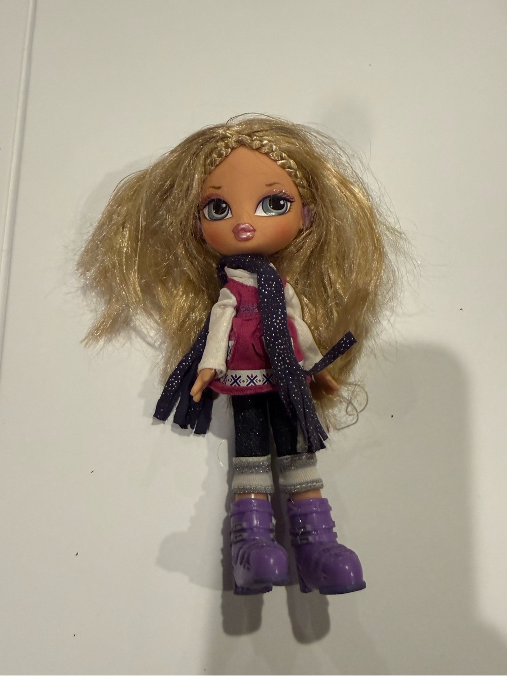 Bratz Kidz Winter Vacation Cloe with Outfit Boots Scarf Y2K Vintage VTG
